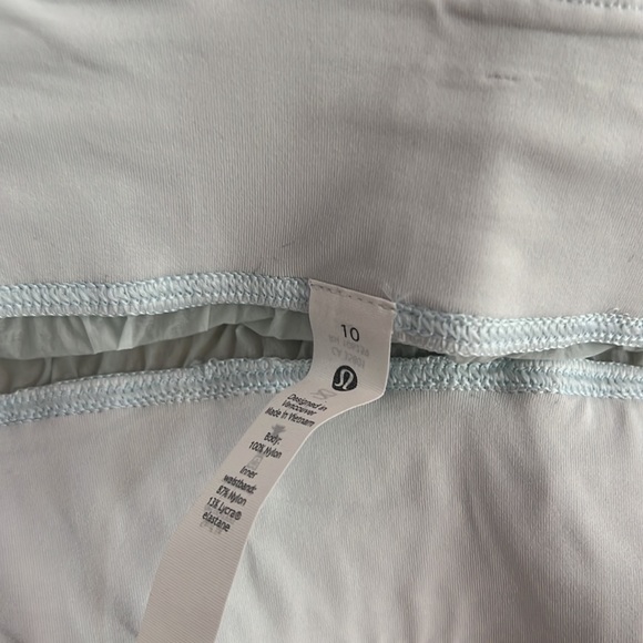 NWT Lululemon step out short - Picture 5 of 7